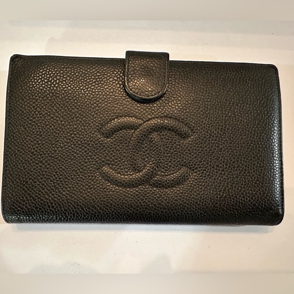 CHANEL Coco Mark Bifold Long Wallet in Black Caviar Skin - Picture 1 of 12